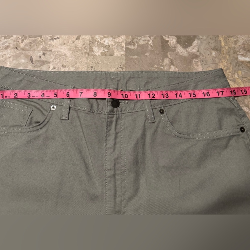 Patagonia Women’s Olive Green Pants, Size 14
97% Organic Cotton NWT - Picture 12 of 13